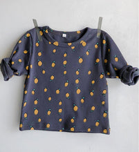 Load image into Gallery viewer, Lemon printed top in charcoal available in a set complete with leggings for babies and toddlers. Legging sets for girls and sets for boys at Bel Bambini baby clothing boutique. Based in the UK.