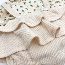 Load image into Gallery viewer, Girls frilly bloomers in a beautiful soft waffle fabrications. Available in cream or mocha, this girls set is perfect for stylish little girls. 0-6m, 6-9m, 9-12m, 12-18m, 18-24m. Shop our girls clothing collection for babies and toddlers at Bel Bambini baby boutique.