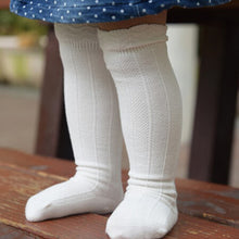 Load image into Gallery viewer, baby girl socks. toddler knee high socks available in a variety of colours. perfect socks for 0-2 year olds. bel bambini toddler and baby socks