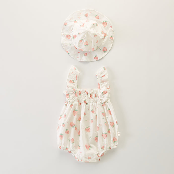 Whitre and strawberry printed summer set for baby girls age 0- 2 years available at Bel Bambini baby and toddler clothing boutique. Shop our baby summer clothesonline.